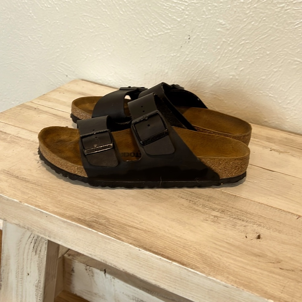 Black oil rubbed size 38 Birkenstocks